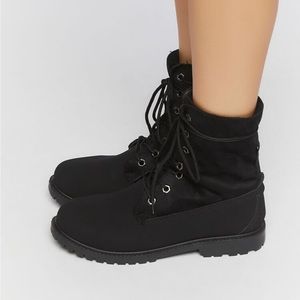 Brand new velvet boots in size 6